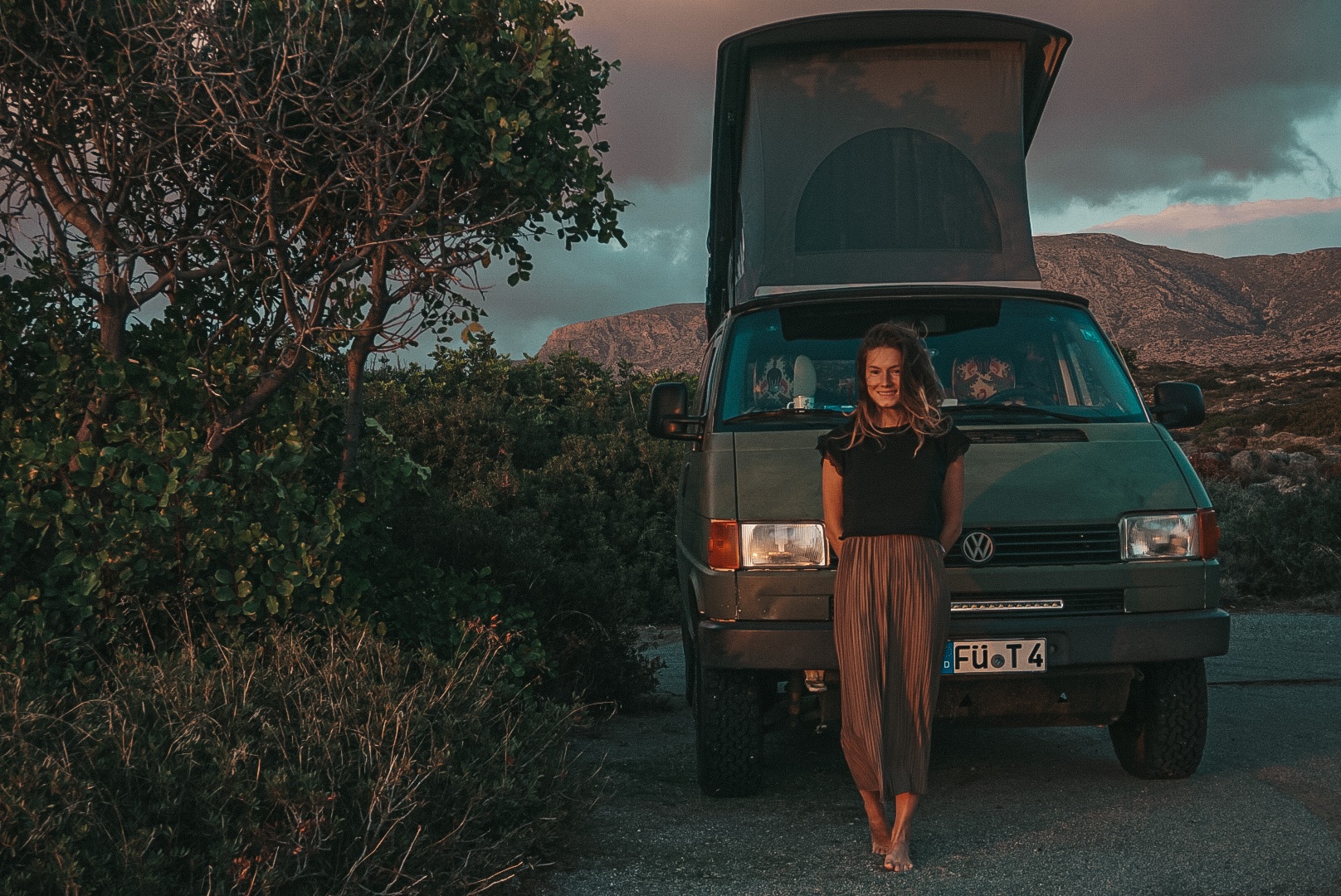 campervan-girl-vwt4-syncro